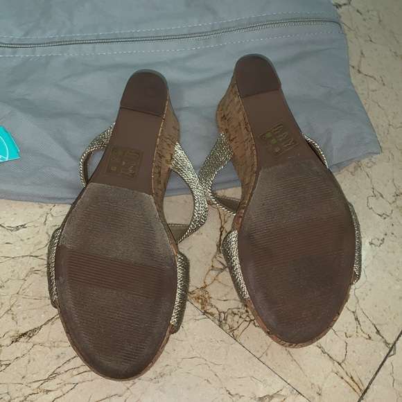 Stitch Fix Gorgeous gold tone wedge slide sandal size 6 - Picture 11 of 12